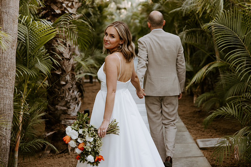 Paige & George: A garden-style wedding in Los Cabos with colorful accents