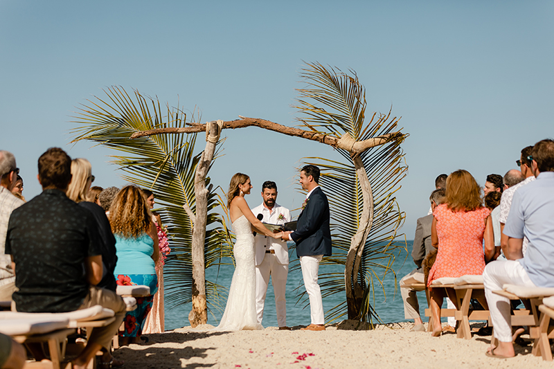 Rachael & Chris: A rustic and relaxed wedding in Cabo Pulmo