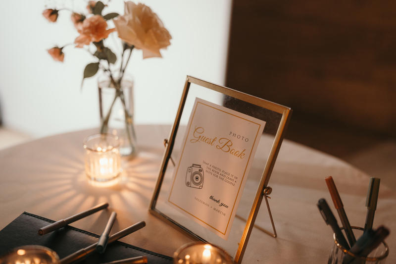 Photo and Guestbook table