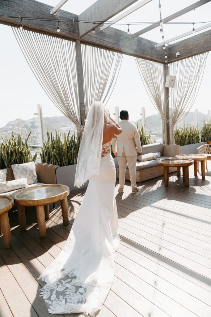 Rachel Approaching Chris for First Look